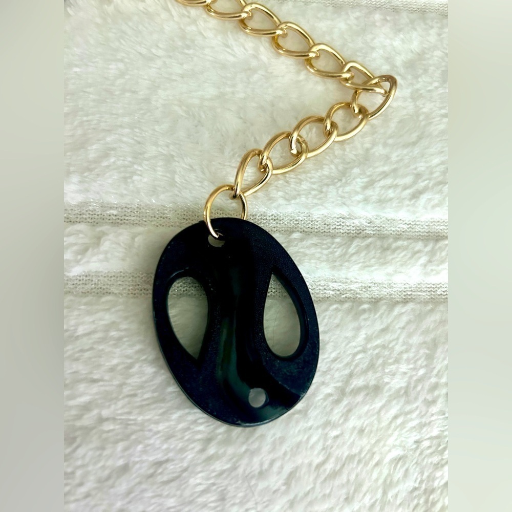 2- Vintage 1990 Black Fashion Disk and Gold Chain Belt - Picture 3 of 10